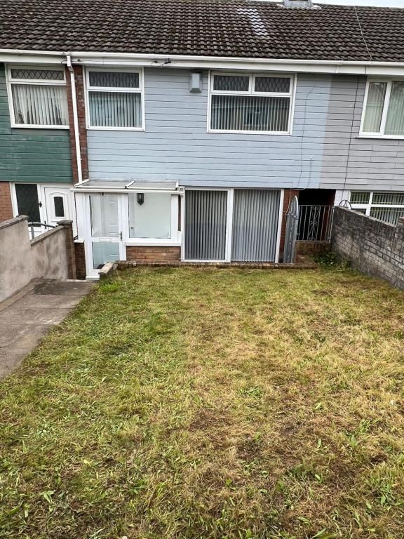 3 bed terraced house to rent in 18 Lloyd Road, Treboeth, Swansea SA5