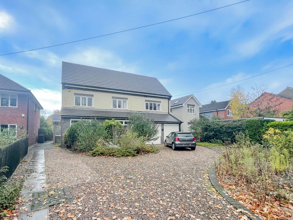 5 bed detached house for sale in Blackwood, Coalville LE67, £495,000