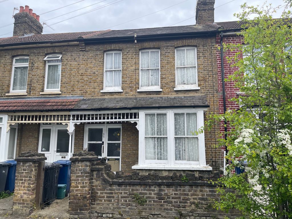 3 bed terraced house for sale in Marlow Road, Southall UB2, £260,000 Zoopla
