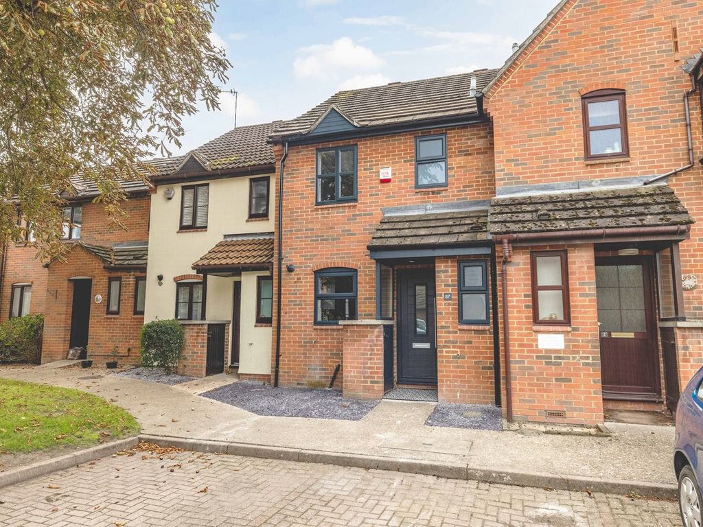 2 bed terraced house to rent in Pages Lane, Uxbridge UB8, £1,900 pcm Zoopla