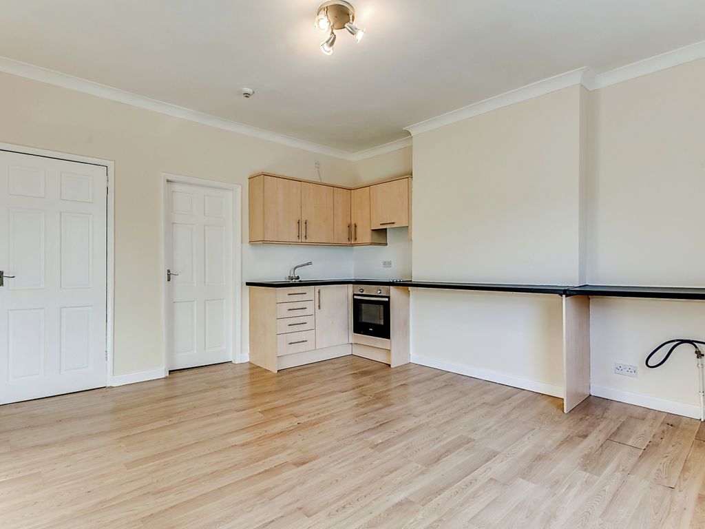 1 bed flat to rent in Doncaster Road, Wakefield, West Yorkshire WF1