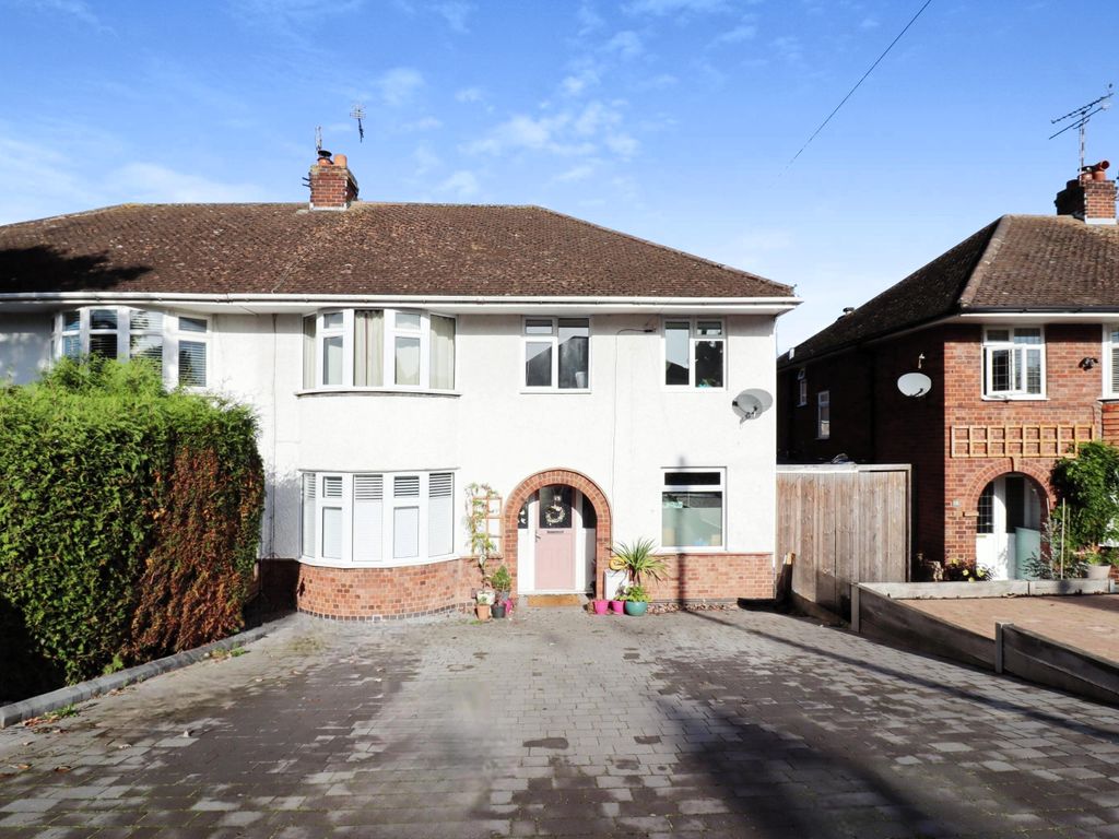 4 bed semidetached house for sale in Dewar Grove, Hillmorton, Rugby