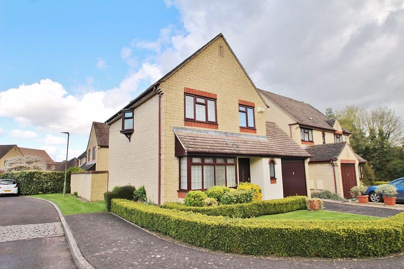 3 bed detached house for sale in Tetbury Drive, Deer Park, Witney OX28