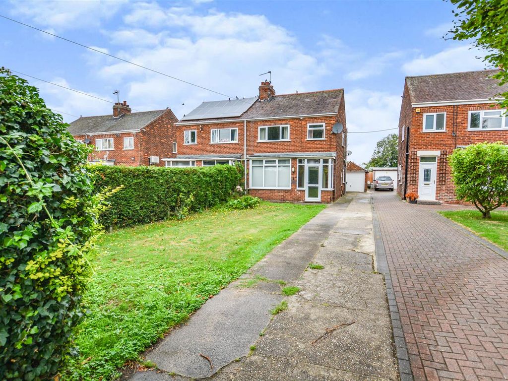 3 bed semidetached house for sale in Moorwell Road, Bottesford