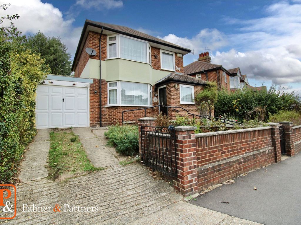 3 bed detached house for sale in Belstead Avenue, Ipswich, Suffolk IP2