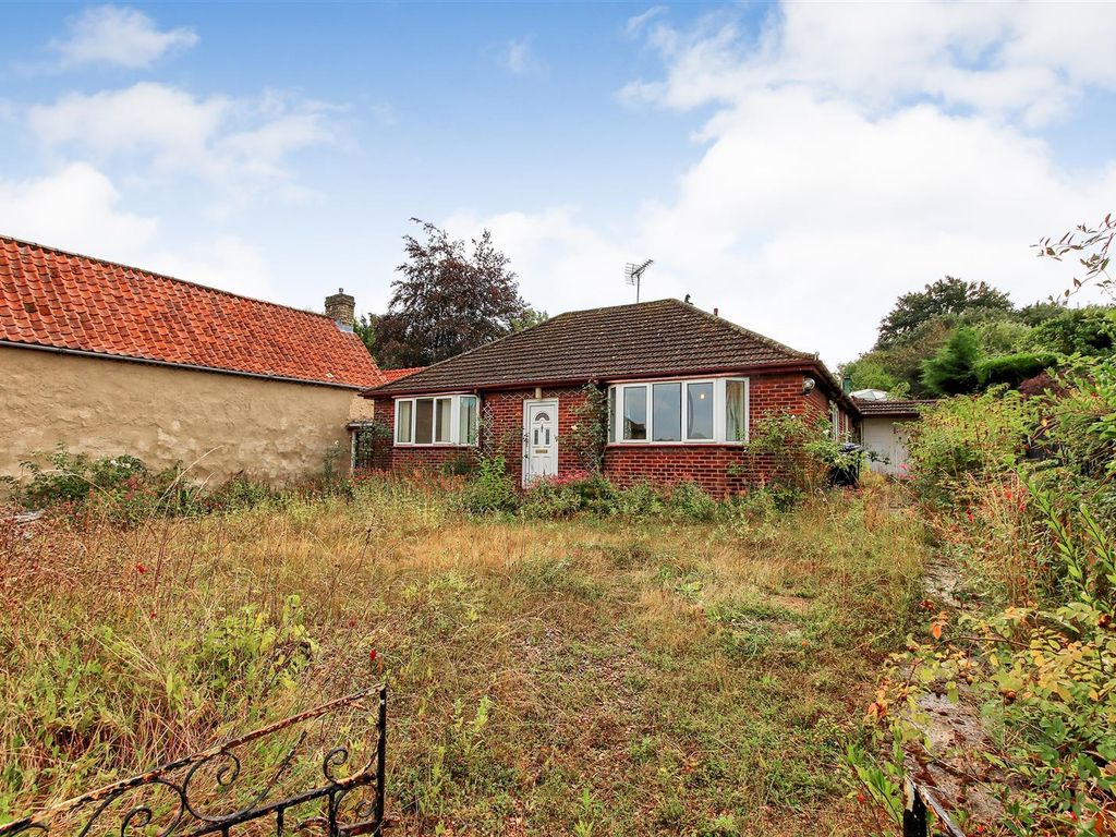 3 bed detached bungalow for sale in Lower End, Swaffham Prior