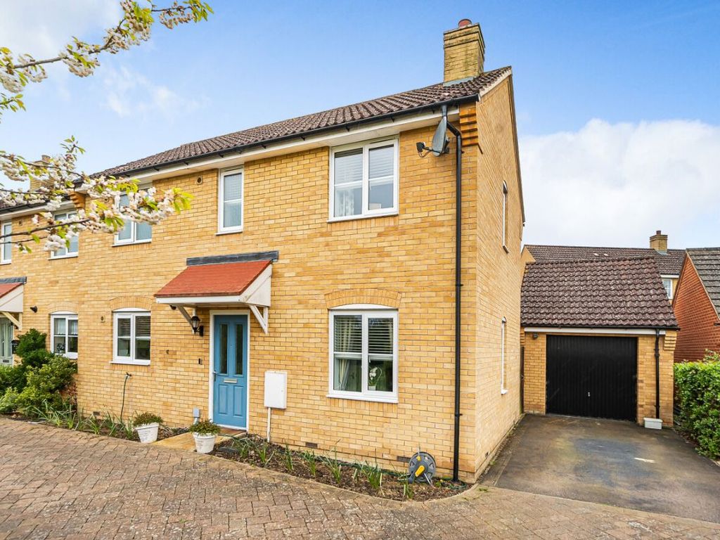 3 bed semidetached house for sale in Saltcote Way, Bedford MK41, £