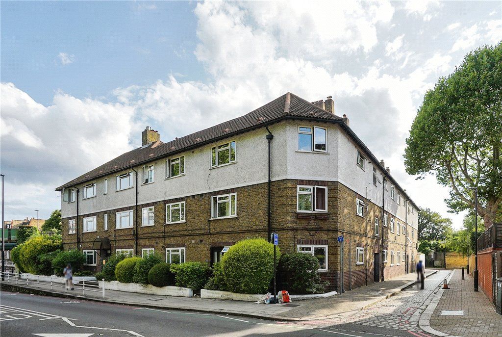 1 bed flat for sale in Stevenson House, 28 Latchmere Road, London SW11, £290,000 Zoopla
