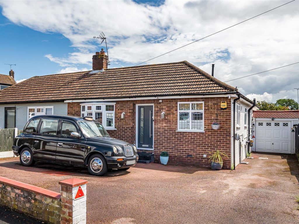 2 bed semidetached bungalow for sale in Otteridge Road, Bearsted