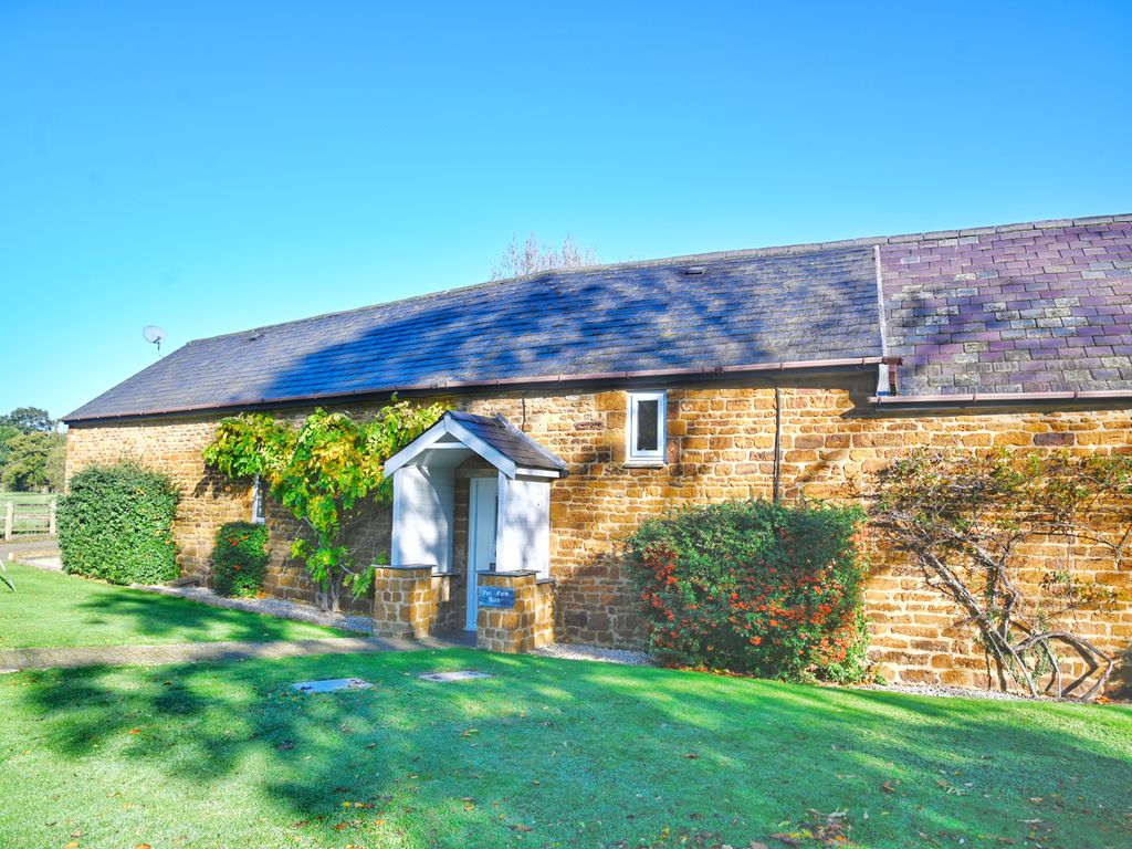 4 bed barn conversion for sale in Pool Farm Barn, Woodford Halse NN11