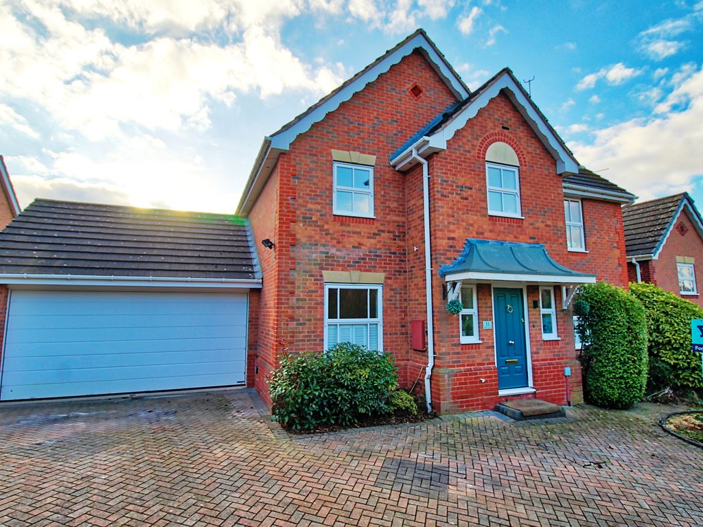 4 bed detached house for sale in Barass Avenue, Warndon, Worcester WR4, £475,000 Zoopla
