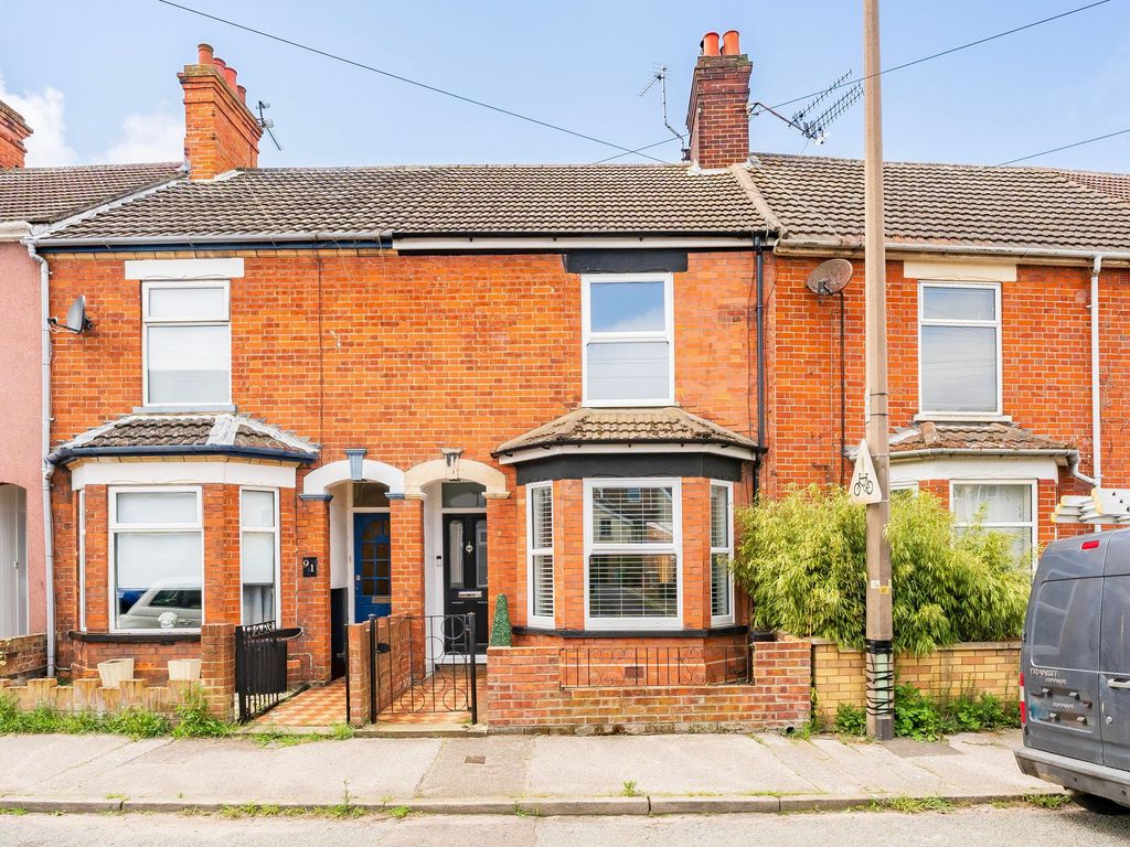 3 bed terraced house for sale in Sussex Road, Lowestoft NR32, £215,000