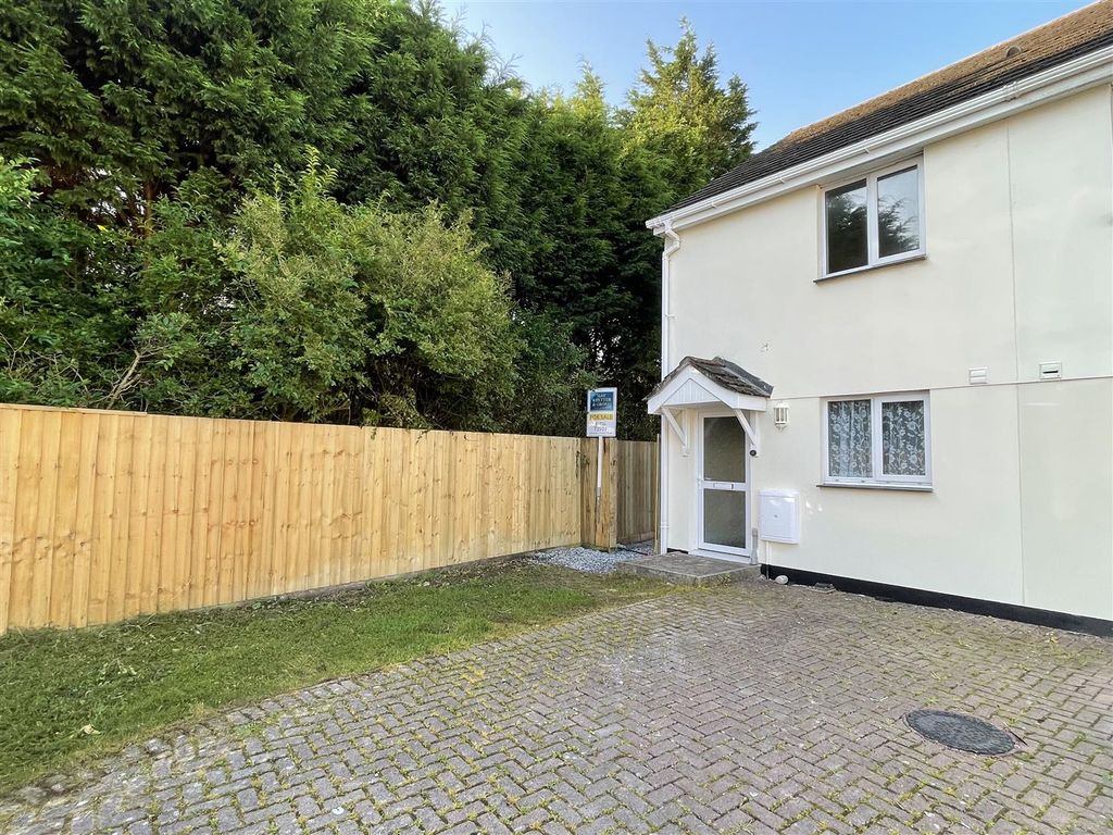 2 bed end terrace house for sale in Springfields, Bugle, St. Austell