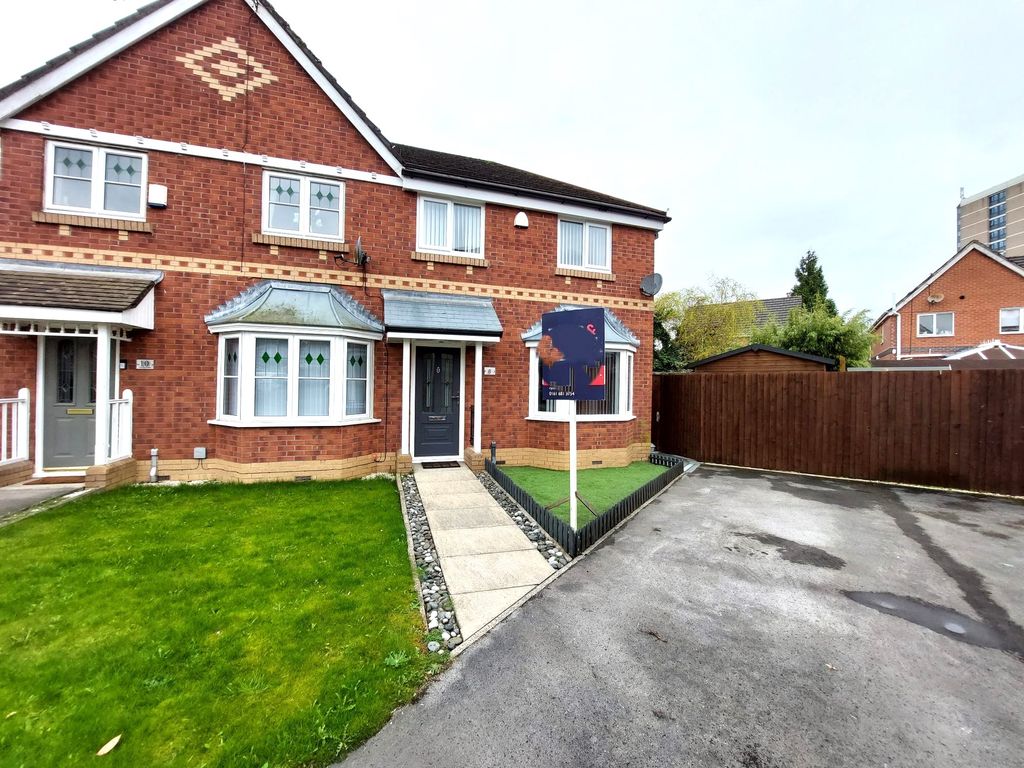 3 bed semidetached house to rent in Hinchley Road, New Moston