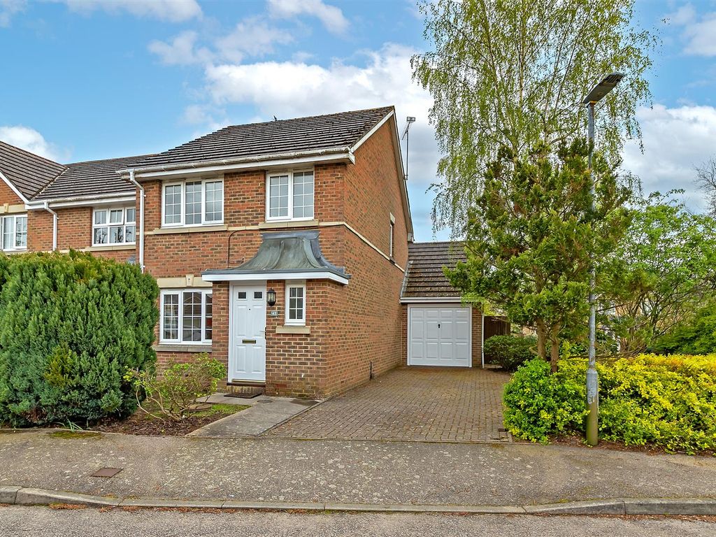 3 bed end terrace house for sale in Puddingstone Drive, St.Albans AL4