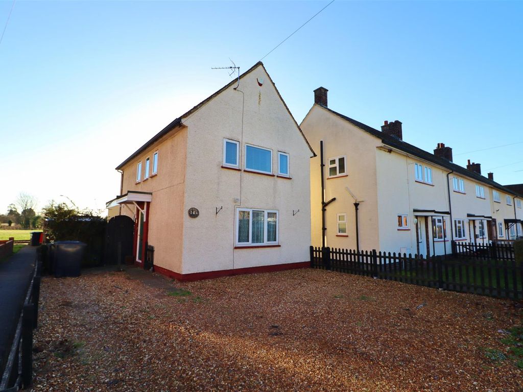 2 bed detached house for sale in The Crescent, Beeston, Sandy SG19, £