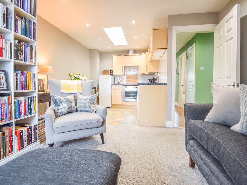 2 bed flat to rent in High Street, SouthendOnSea, Essex SS1 Zoopla