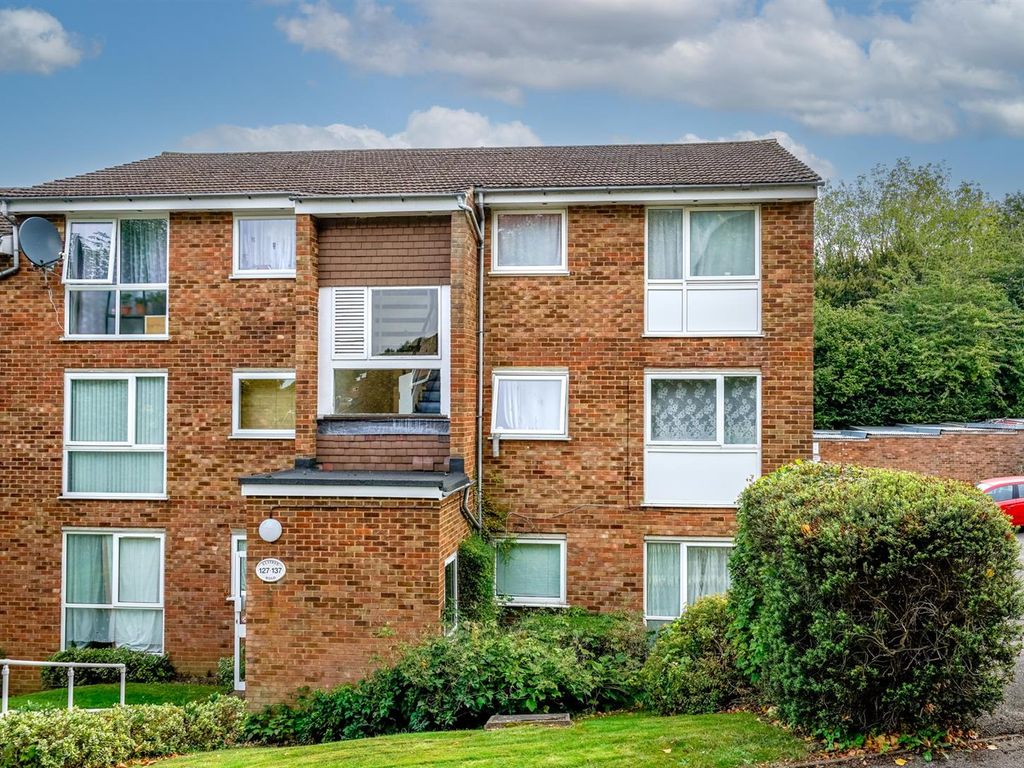 2 bed flat for sale in Elstree Road, Hemel Hempstead HP2, £197,950 Zoopla