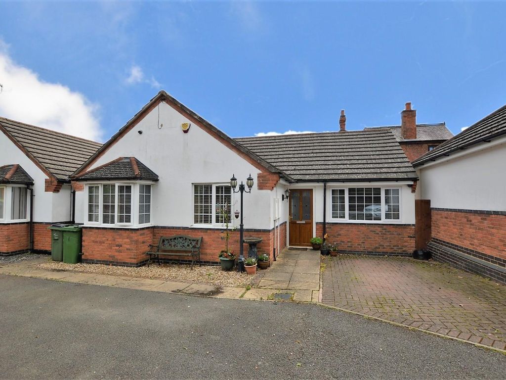 3 bed detached bungalow for sale in Auburn Road, Blaby, Leicester LE8