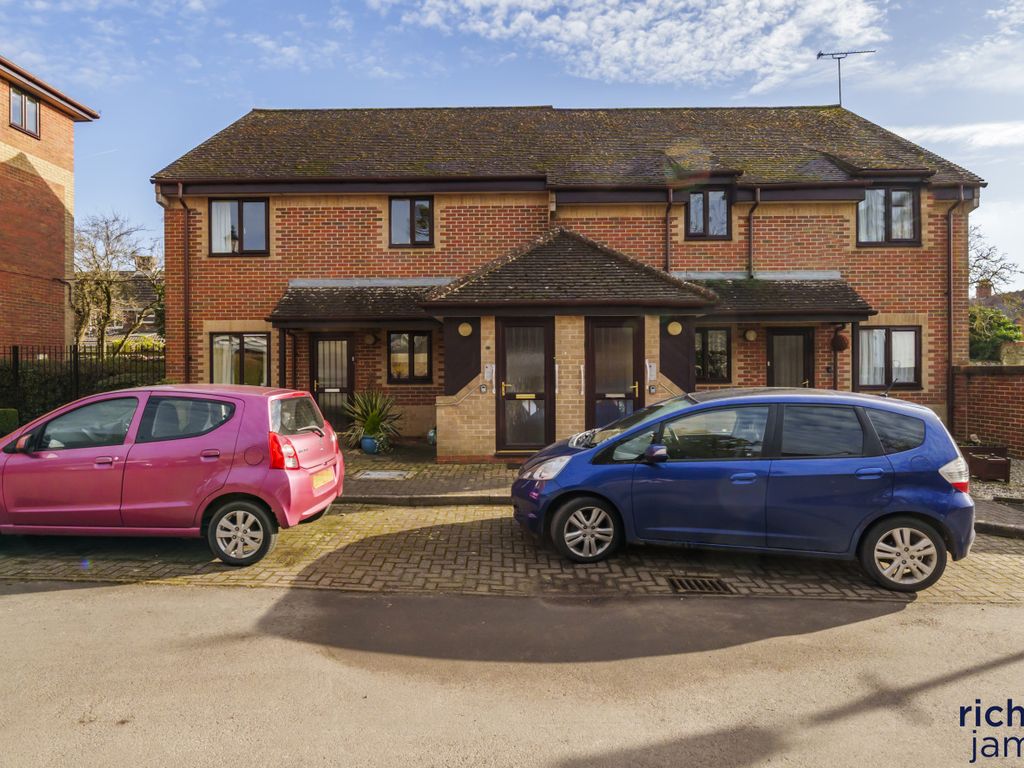 2 bed parking/garage for sale in The Mulberrys, Royal Wootton Bassett