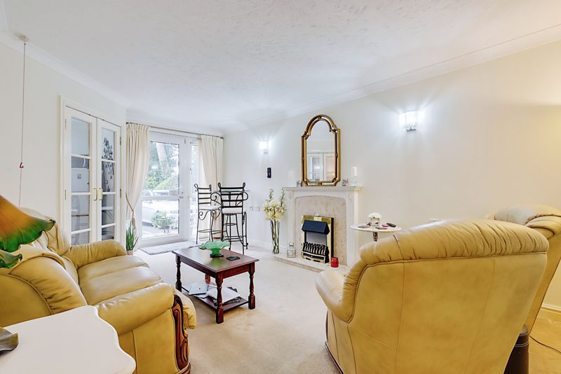 2 bed flat for sale in Viscount Court, Bournemouth BH5 Zoopla