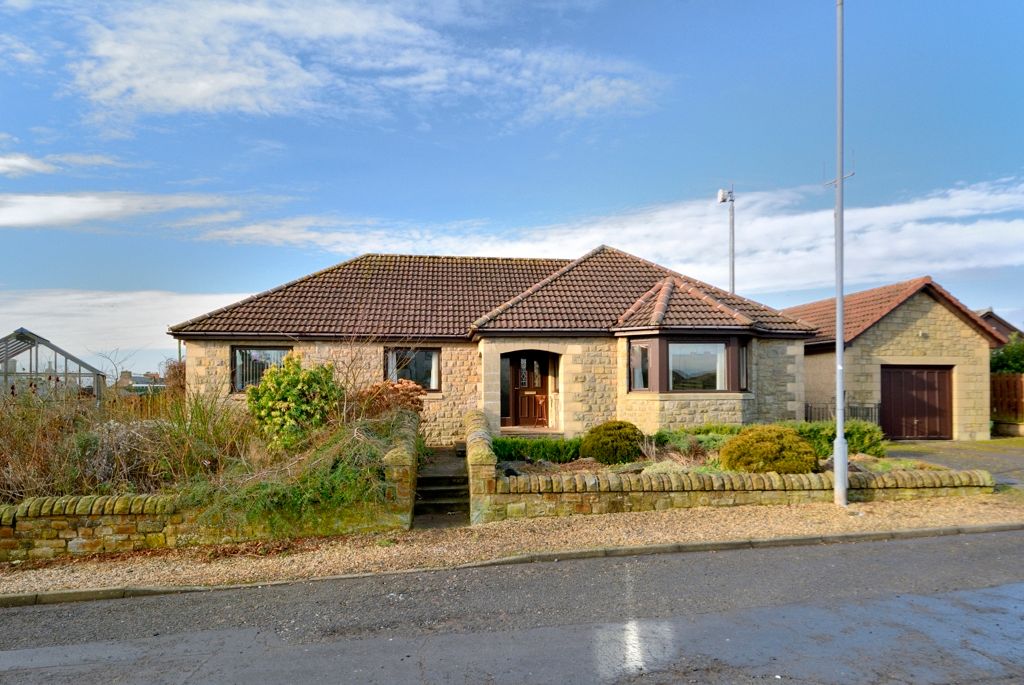 3 bed detached bungalow for sale in Dominies Loan, Chirnside TD11, £