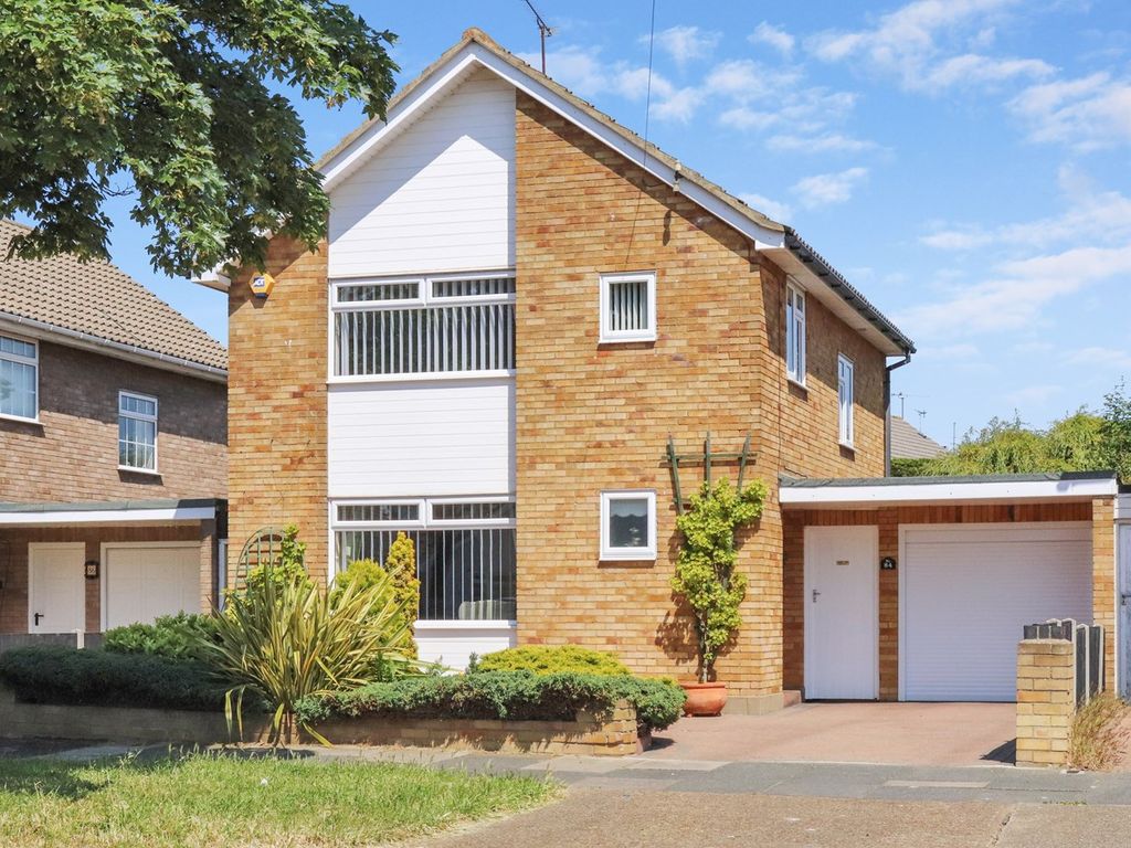 3 bed detached house for sale in Maplin Way, Thorpe Bay SS1 Zoopla