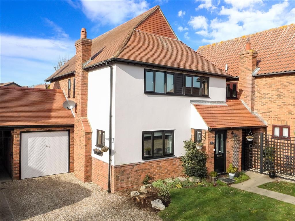 4 bed detached house for sale in Coopersale Common, Coopersale, Essex