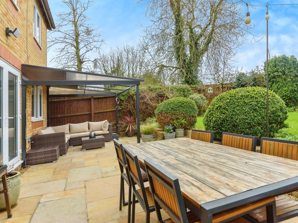 4 bed detached house for sale in Sutton Road, Oundle, Peterborough PE8