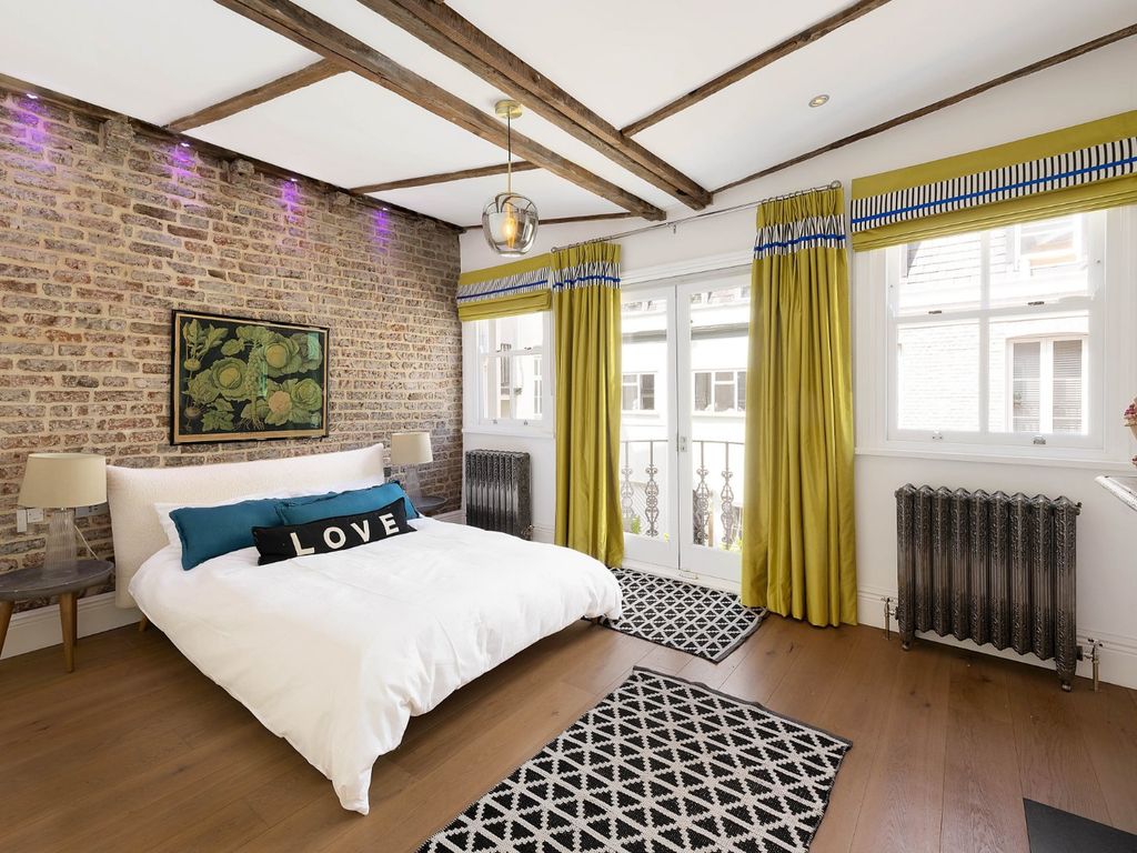 2 bed terraced house for sale in Princes Mews, Notting Hill, London W2