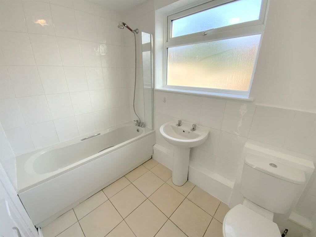 3 bed end terrace house to rent in Elm Avenue, Cleethorpes DN35, £725