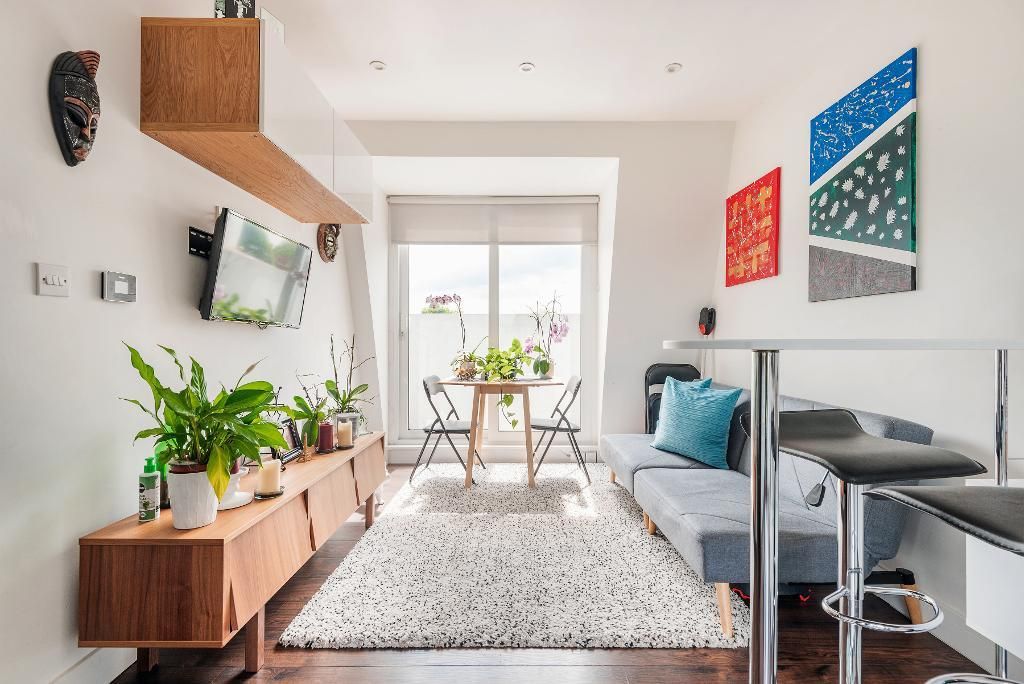 2 bed flat to rent in Trafalgar Street, Elephant And Castle, London