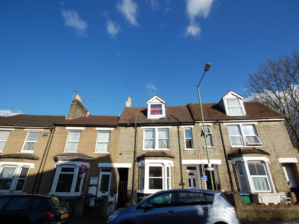 Room to rent in Gladstone Road, Watford WD17 Zoopla