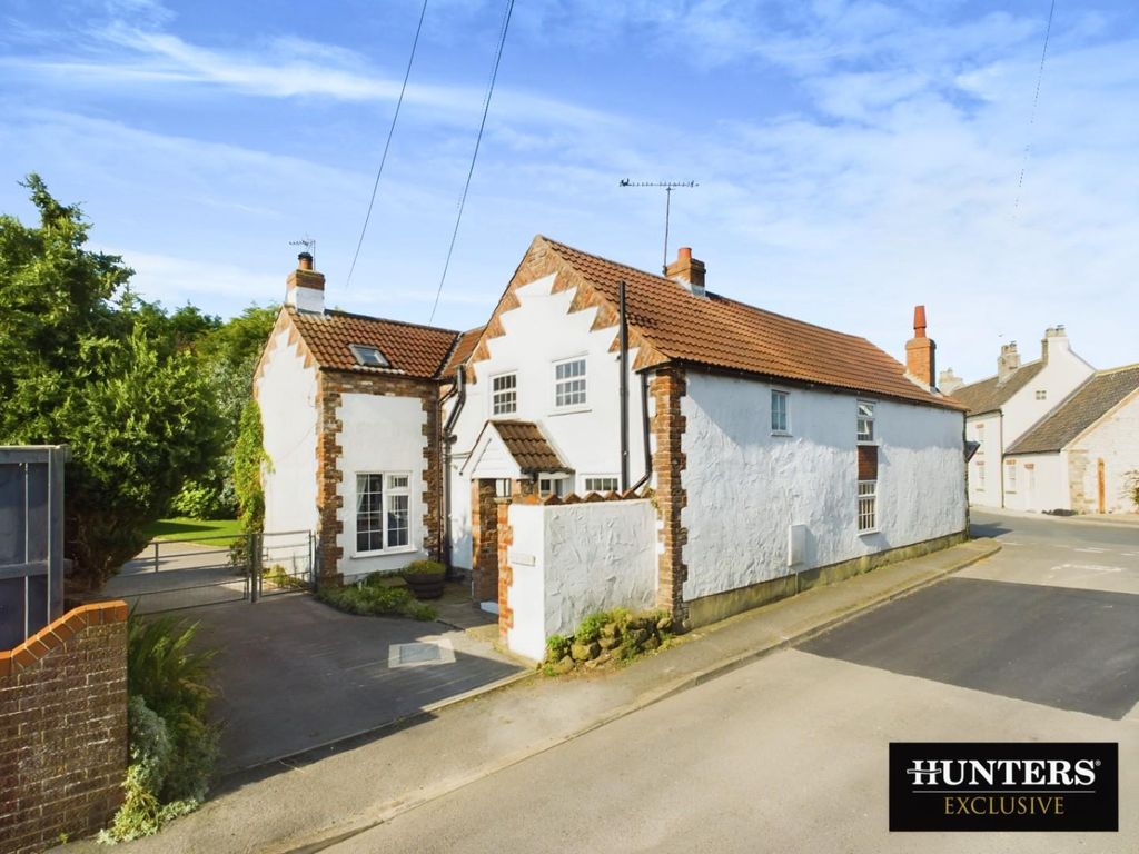 4 bed detached house for sale in Gillus Lane, Bempton, Bridlington YO15