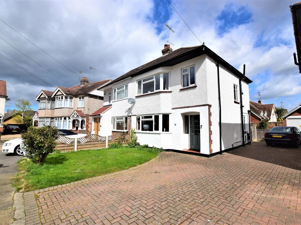 3 bed property for sale in Langdale Gardens, Chelmsford CM2 Zoopla