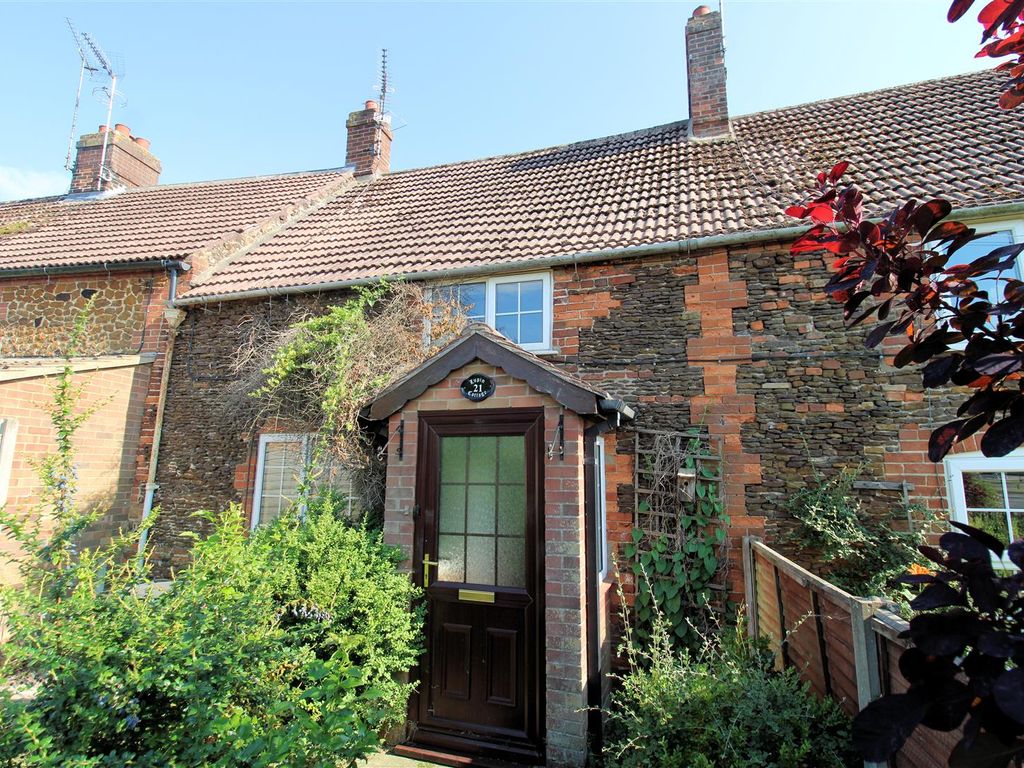 2 bed cottage for sale in Lynn Road, Dersingham, King's Lynn PE31 Zoopla