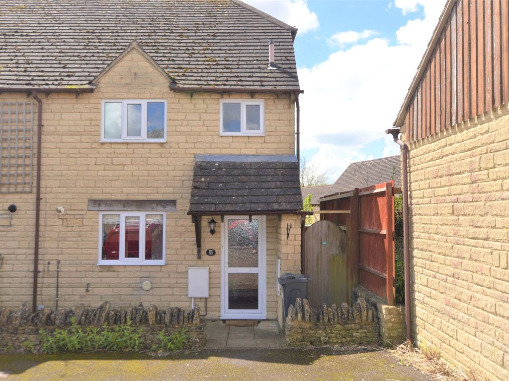 3 bed end terrace house for sale in Freame Close, Chalford, Stroud