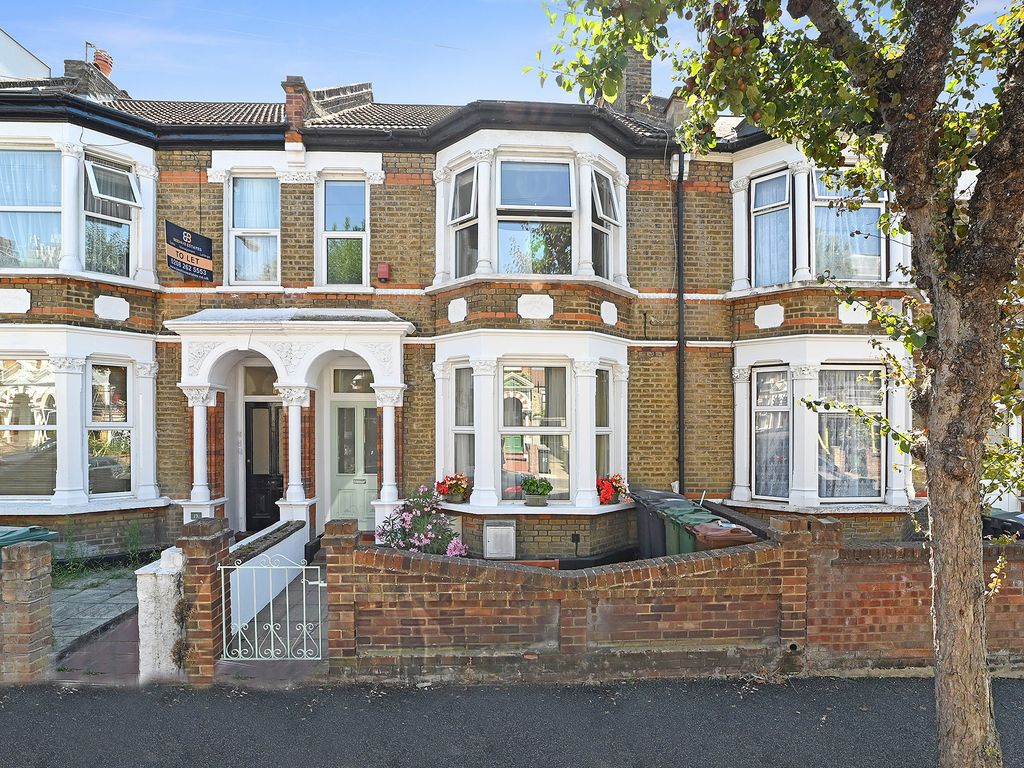 2 bed flat for sale in Cedars Avenue, London E17 Zoopla