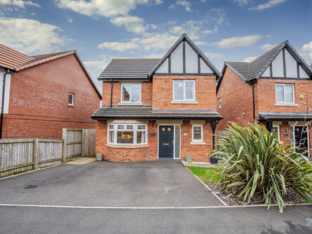 3 bed detached house for sale in Damstead Park Avenue, Alfreton