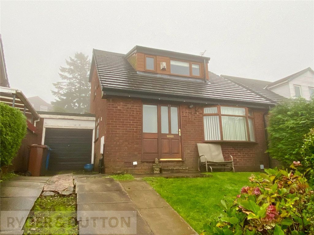 4 bed linkdetached house to rent in Mayfield Avenue, Springhead