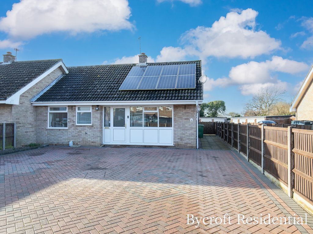 2 bed terraced bungalow for sale in Vicarage Close, Potter Heigham