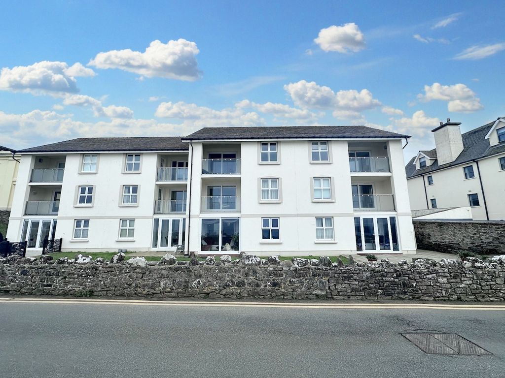 2 bed flat to rent in Enfield Road, Broad Haven SA62, £850 pcm Zoopla