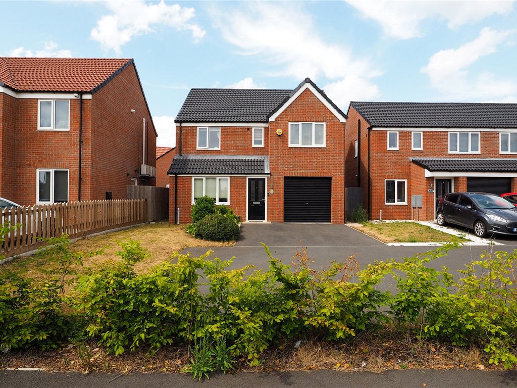 4 bed detached house for sale in Magee Close, Hucknall, Nottingham