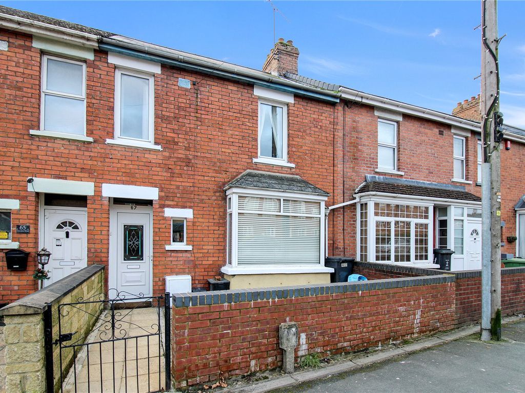3 bed terraced house for sale in Moredon Road, Swindon, Wiltshire SN2