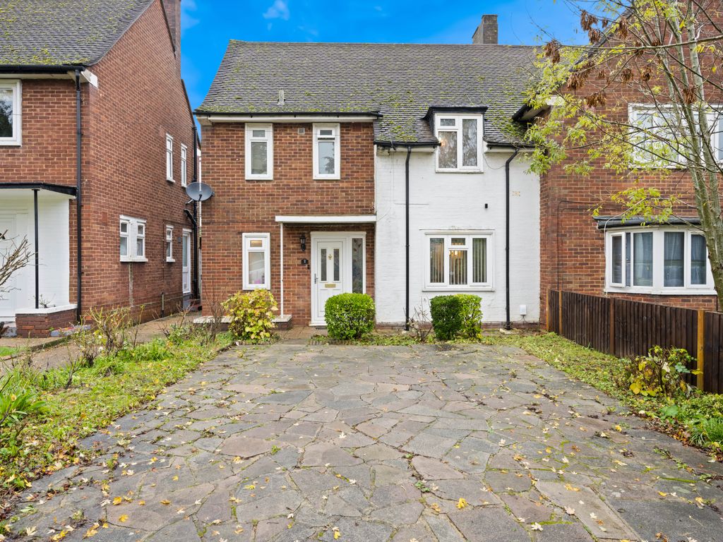 3 bed semidetached house for sale in Springfield Gardens, Ruislip, Greater London HA4, £660,000