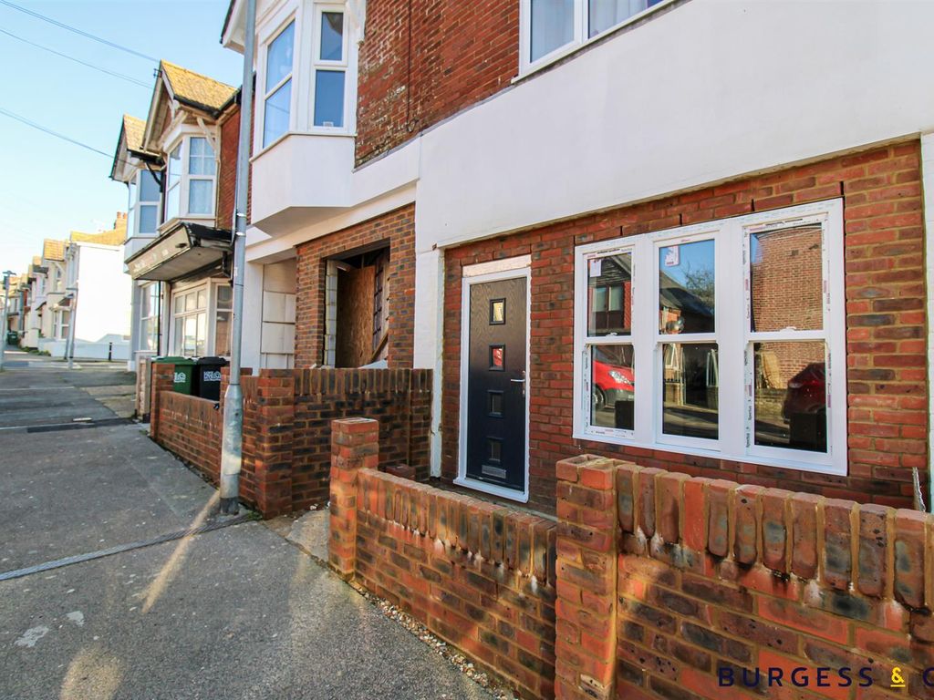 2 bed flat for sale in Sidley Street, BexhillOnSea TN39 Zoopla