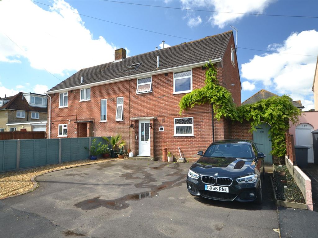 Leybourne Avenue, Bournemouth BH10