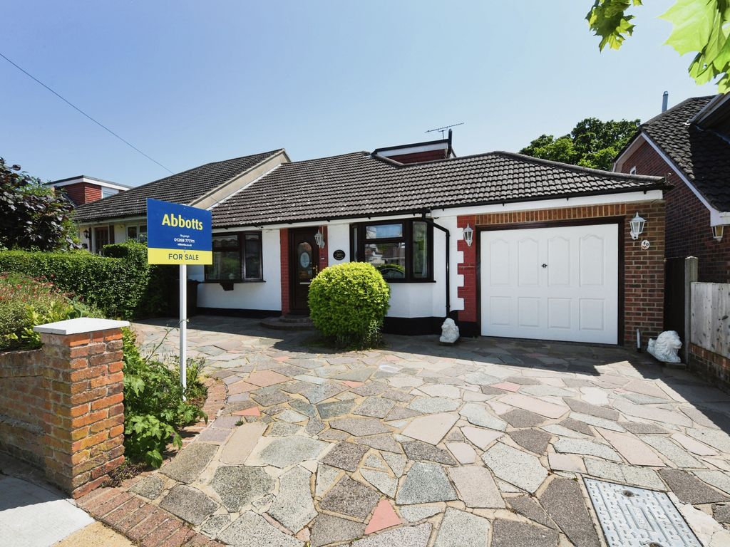 3 bed bungalow for sale in Fairmead Avenue, Benfleet, Essex SS7, £