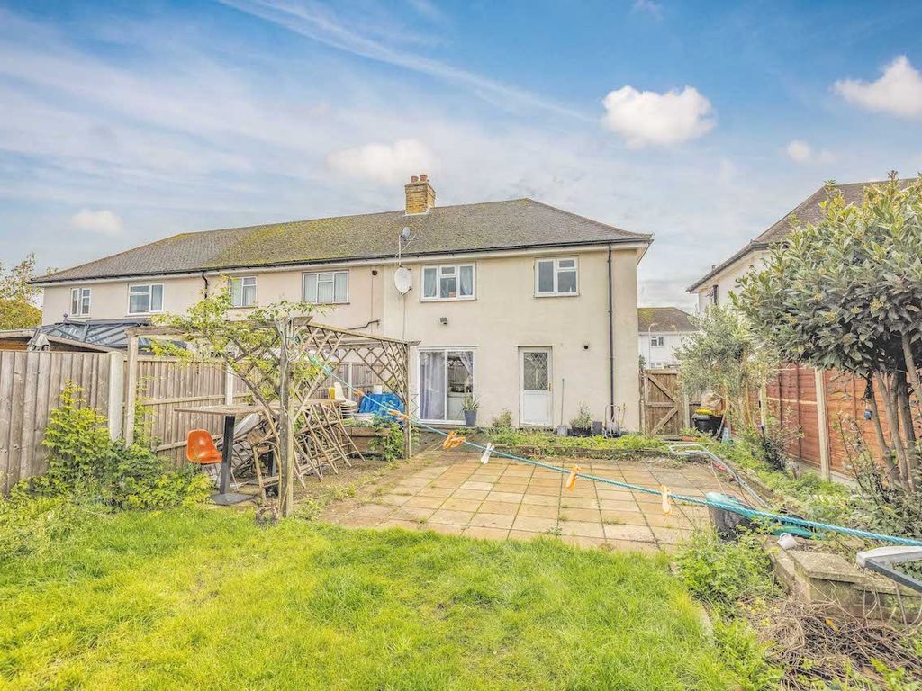 3 bed semidetached house for sale in Kings Road, West Drayton UB7, £