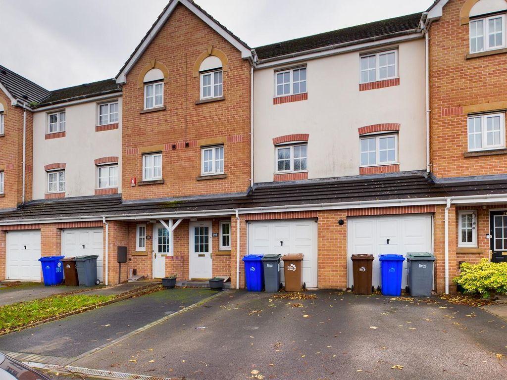 3 bed property to rent in Fletcher Road, StokeOnTrent ST4, £895 pcm